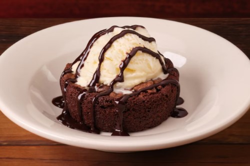 Texas Roadhouse Big Ol' Brownie